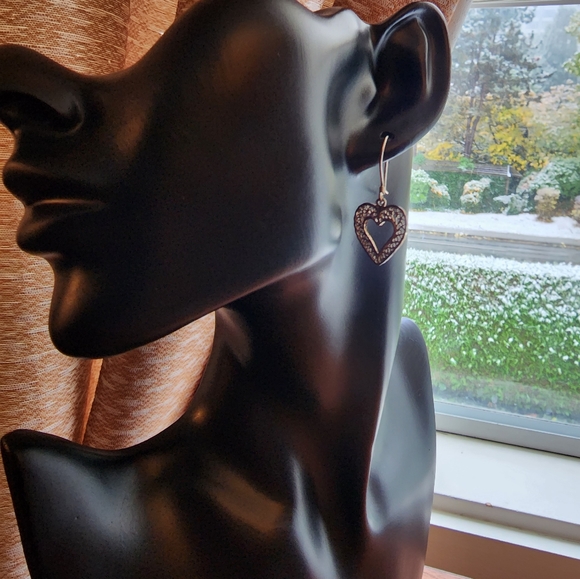 Lovely heartshaped sterling drop earrings - Picture 3 of 8